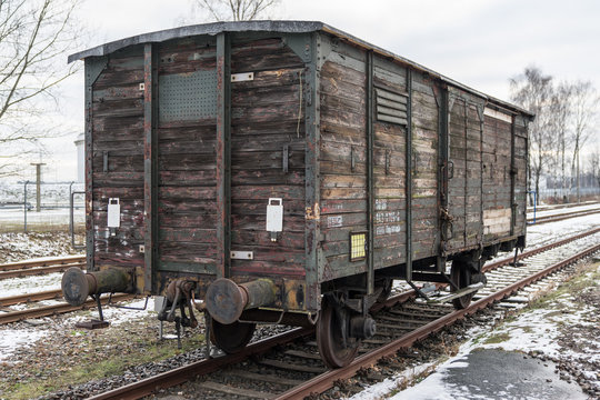 alter Ger&auml;tewaggon / Ger&auml;tewagen, DDR aus Holz 