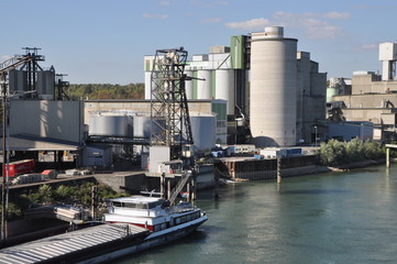 Obraz premium Industrie bei Mainz