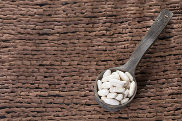 Raw organic white beans - Phaseolus vulgaris