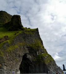 Basaltgestein am Strand von Vik in Südisland