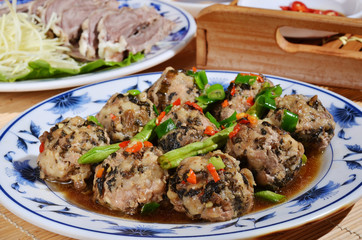 Stewed pork ball with preserved mustard in brown sauce, Taiwan style.