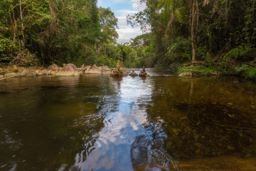 Pedras Empilhadas em piscina natural de Patrimônio da Penha, no Caparaó Capixaba.