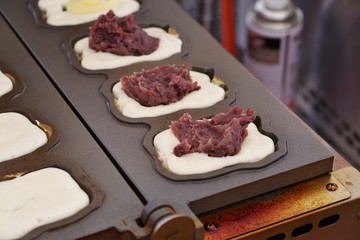 あんことクリームの日本の屋台のスイーツ
