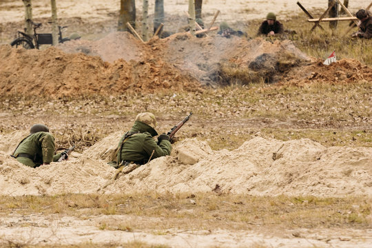 German soldiers are fighting in the trenches