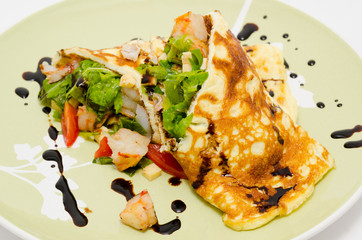 omelette with arucola and shrimps