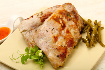 Roasted spare ribs