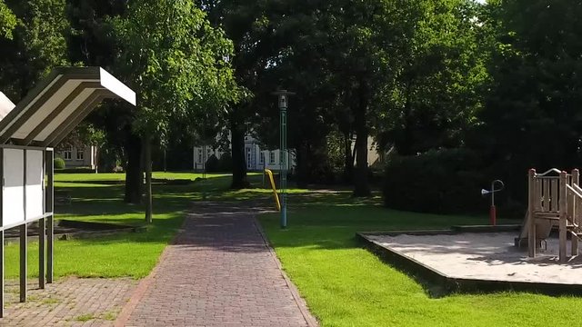 Cloppenburg Stadtpark Aufstieg und Blick &uuml;ber den Ort