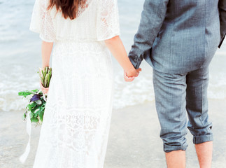 wedding couple on the beach