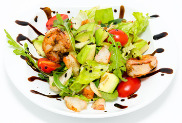 avocado and shrimps salad