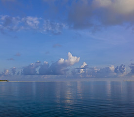 Schöne Wolkenstimmung auf den Malediven
