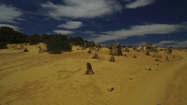 Kamerafahrt / Fahrstrecke durch den Pinnacles Desert National Park in West-Australien, Teil 7