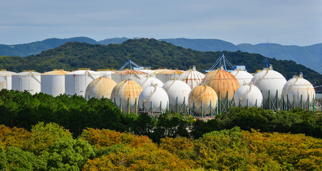 Spherical gas tanks