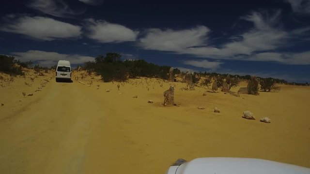 Kamerafahrt / Fahrstrecke durch den Pinnacles Desert National Park in West-Australien, Teil 8