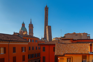 Bologna. The falling towers.