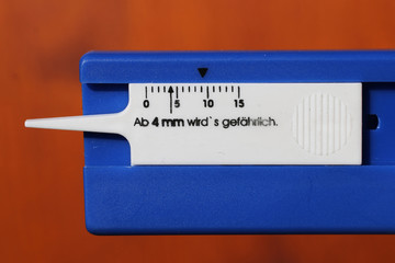 Reifenprofilmesser © Bildagentur-o
