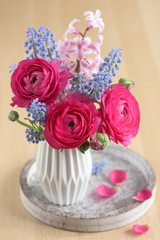 Spring flowers in a vase.