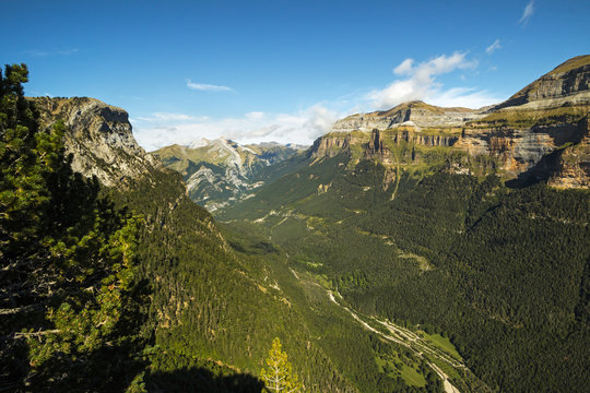 View west of the Ordesa Valley glacial trough from the Faja de Pelay hiking trail, Ordesa National Park, Pyrenees, Aragon, Spain