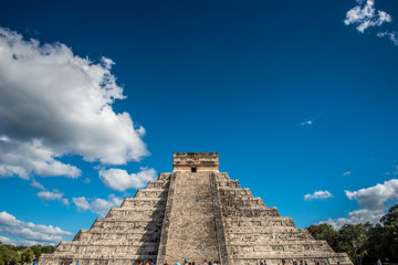 Obraz na płótnie Canvas Ancient Mayan Pyramid 