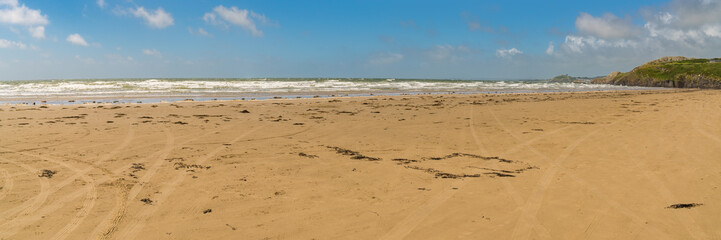Black Rock Sands near Morfa Bychan with Criccieth in the background, Gwynedd, Wales, UK