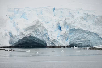 Foto op Canvas Iceberg Antarctica view from cruiseship © vormenmedia