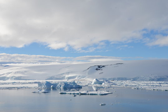 Antarctica floating ice