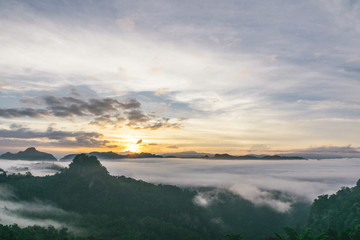 Obraz premium Sunrise at Baan Jabo in thailand