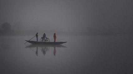 Naklejka premium foggy winter Morning