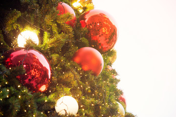Obraz na płótnie Canvas Colorful balls on Christmas tree.