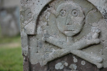 Skull and crossbones - historic 'momento mori' on a Stirling grave