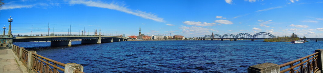 Fototapeta na wymiar Panoramic view of Riga and river Daugava (Latvia)