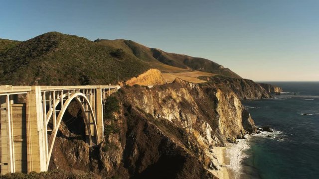 bixby bridge on highway 1 along the california coast in big sur