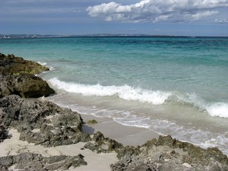 Fototapeta na wymiar Strand zwischen Es Pujols und Sa Roqueta auf Formentera