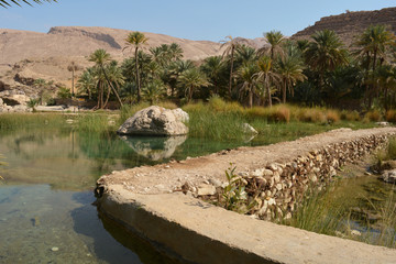 Bewässerungsdamm im Wadi Bani Khalid in Oman