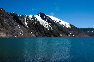 Obraz premium Montaña lago