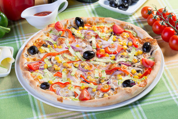 close up of fresh vegetarian pizza
