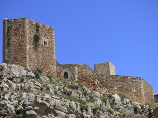 Fototapeta na wymiar Castillo de Puertomingalvo. Pueblo con encanto de Teruel en Aragón, España