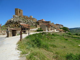 Fototapeta na wymiar Puertomingalvo. Pueblo con encanto de Teruel en Aragón, España