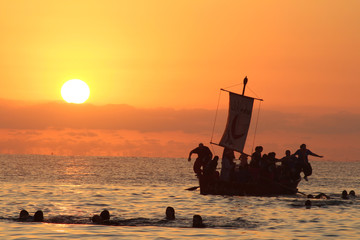 Barco al amanecer desembarco