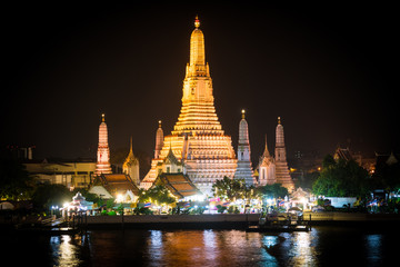 Naklejka premium Wat arun temple