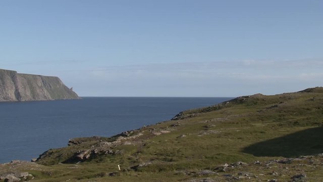 Norwegen, Norge, Honningsv&aring;g, Nordkapp, Mager&oslash;ya, Skarsv&aring;g, Kirkeporten, Kirchenpforte, Horn, Nordkapphorn, Mefjord, Vestfjord, Ford, Klippe, Loch, Naturjuwel