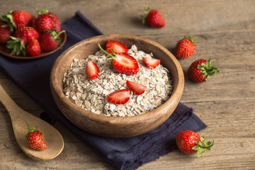 Oatmeal with strawberries