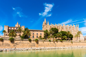 Fototapeta na wymiar Side View of the Cathedral of Palma de Mallorca Spain