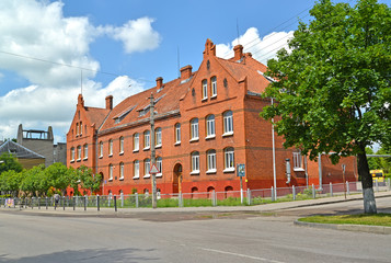 Fototapeta na wymiar GVARDEYSK, RUSSIA. High comprehensive school No. 1 - the former national school Tapiau