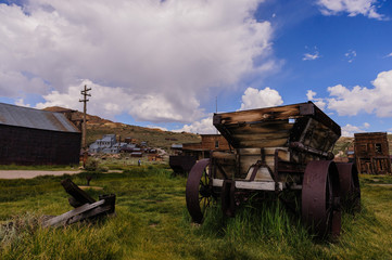 Fototapeta premium Old abandoned wagon in an American Ghost Town