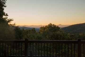 Fototapeta premium Sunrise over the Blue Ridge Mountains