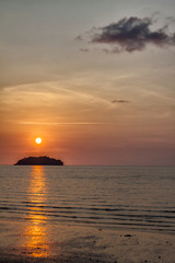 Fototapeta na wymiar Sunset in ocean