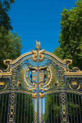 The gate of Buckingham Palace