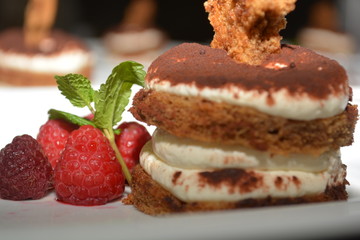 Tiramisu mit Himbeeren