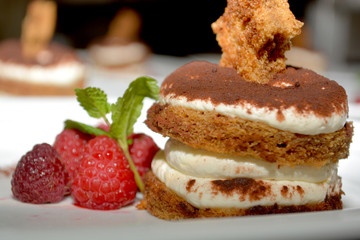 Tiramisu mit Himbeeren