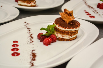 Tiramisu mit Himbeeren
